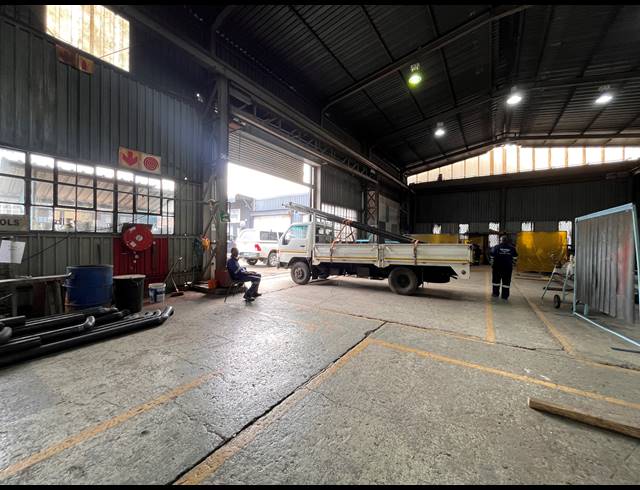 1,100M² WAREHOUSE TO LET IN SEBENZA